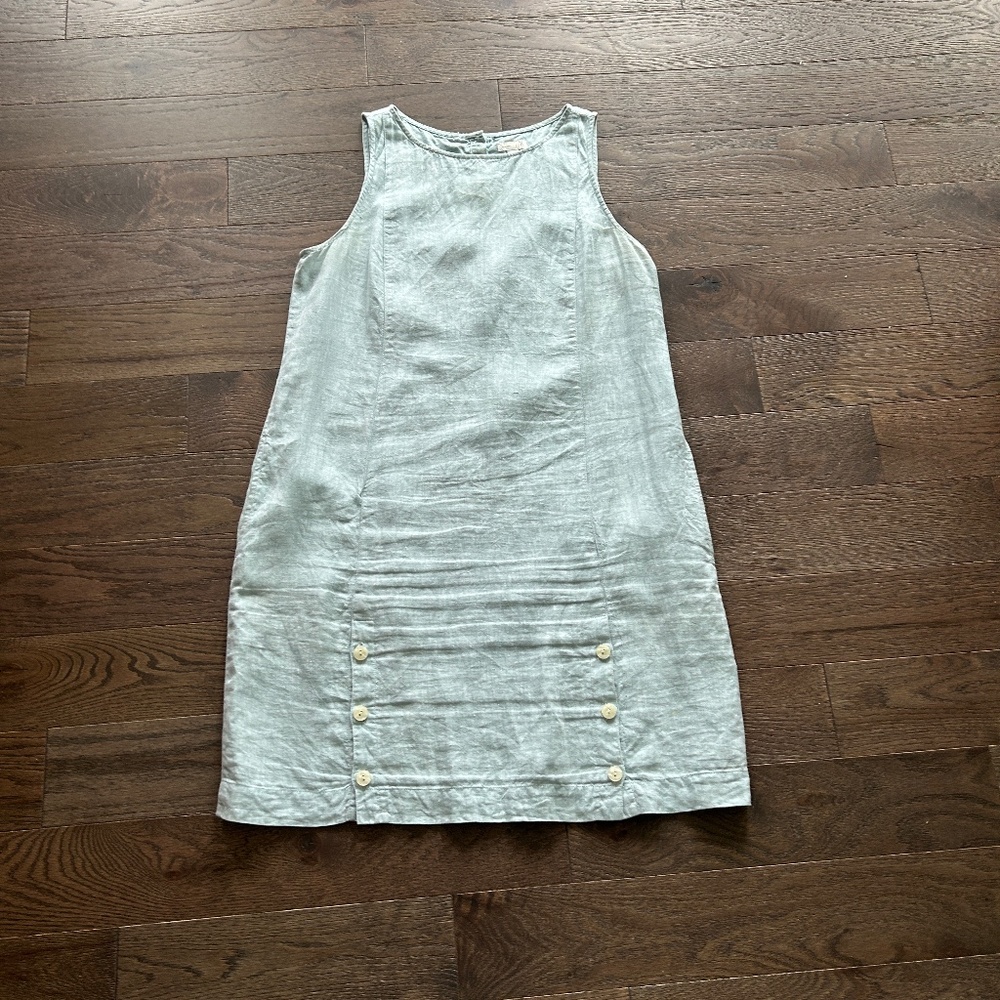 J. Jill Love Linen Sleeveless Shift with button accent - Size Medium